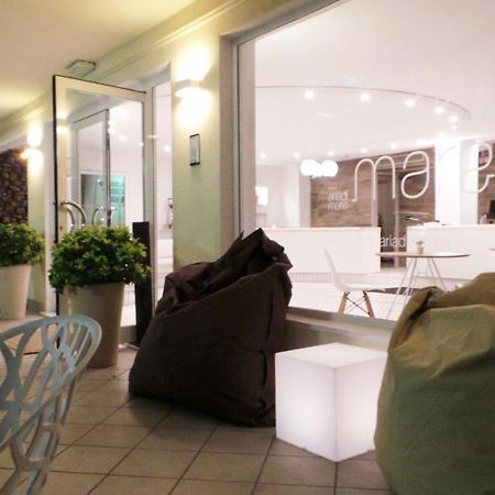 Hotel Aria Di Mare - Bed & Brunch In Centro A Riccione Bagian luar foto