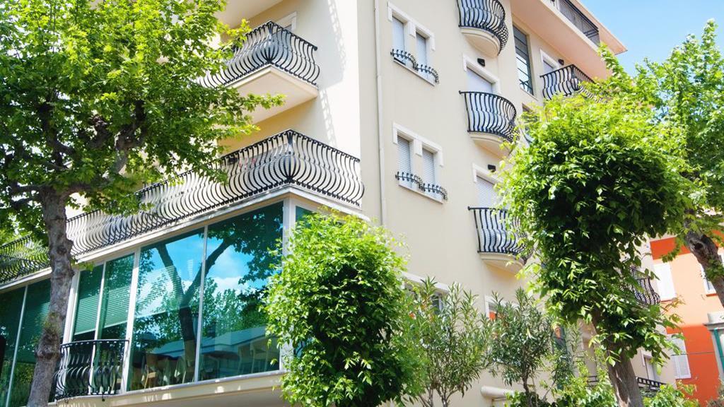 Hotel Aria Di Mare - Bed & Brunch In Centro A Riccione Bagian luar foto