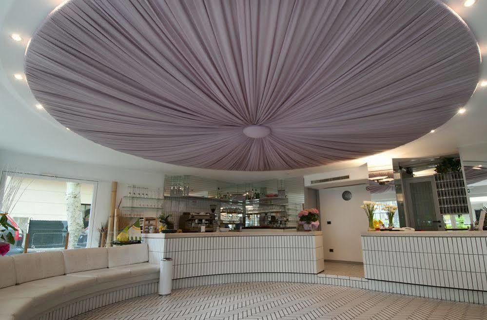 Hotel Aria Di Mare - Bed & Brunch In Centro A Riccione Bagian luar foto