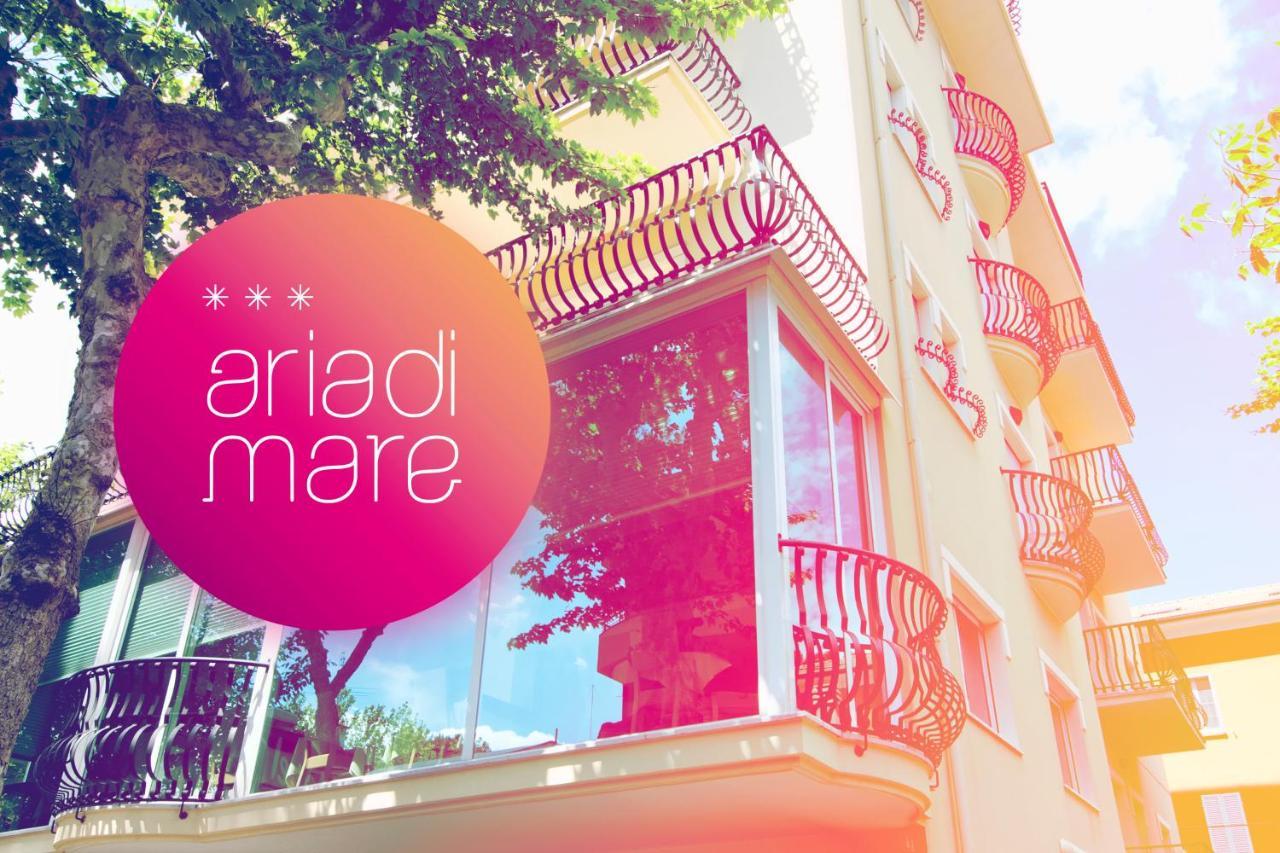 Hotel Aria Di Mare - Bed & Brunch In Centro A Riccione Bagian luar foto